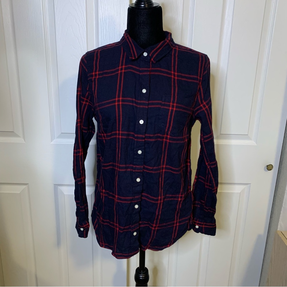GAP Fitted Boyfriend Button Down Shirt
